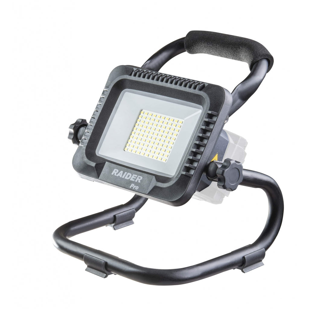 Raider R20 Proiector de lucru 20V 35W 100LED 5000lm SOLO RDP-SWL20 R20 - O baterie, multe posibilitati!
