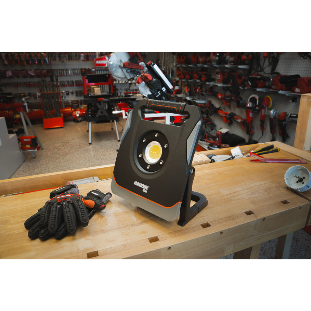 Raider R20 Lampa de lucru 20W 45W 5000lm dimabila USB AL SOLO RDP-ZWL20 R20 - O baterie, multe posibilitati!