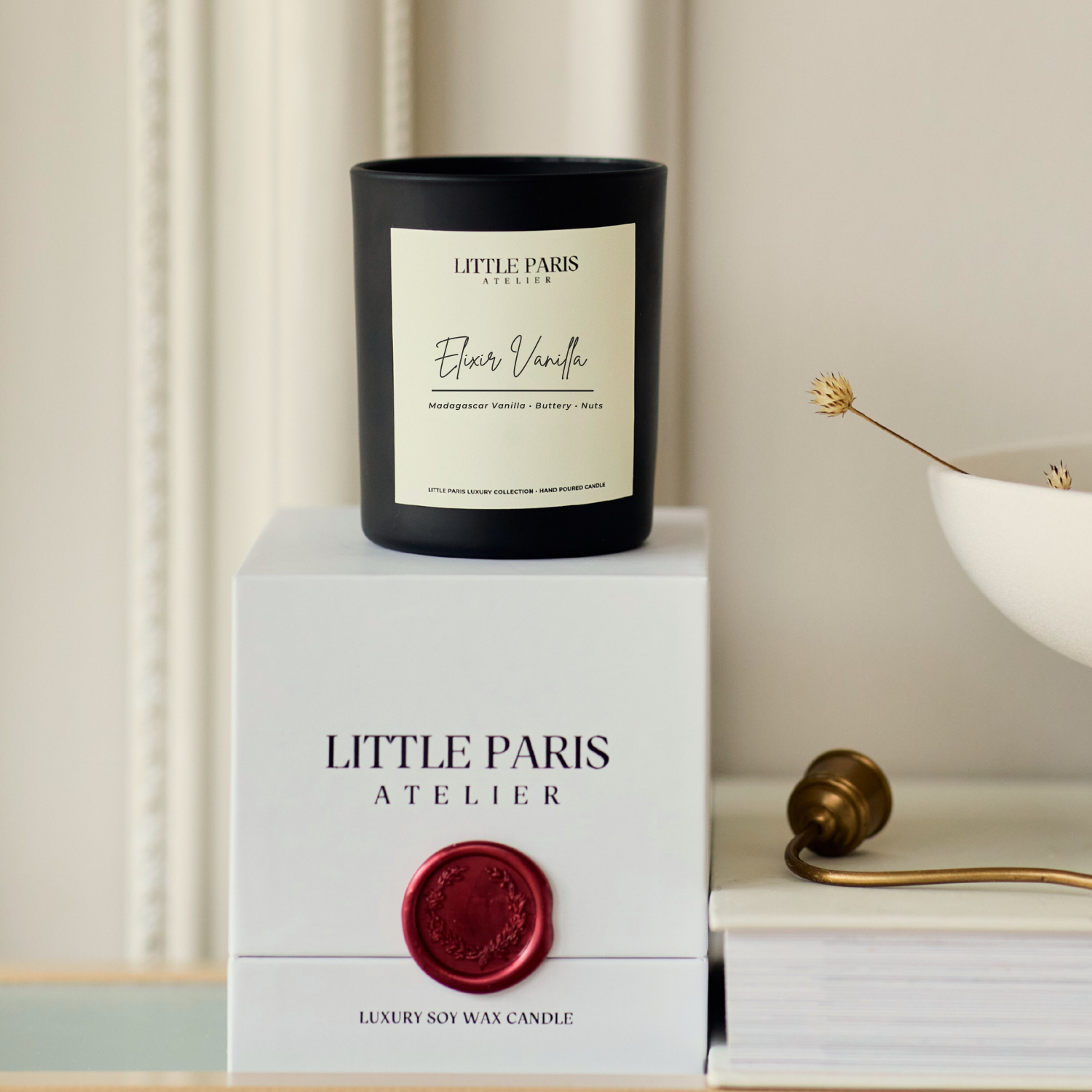 Lumânare parfumată Elixir Vanilla - Vanilie de Madagascar • Nucşoara • Unt Little Paris Atelier