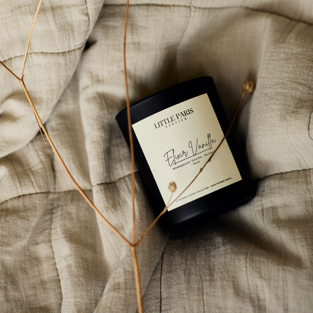Lumânare parfumată Elixir Vanilla - Vanilie de Madagascar • Nucşoara • Unt Little Paris Atelier