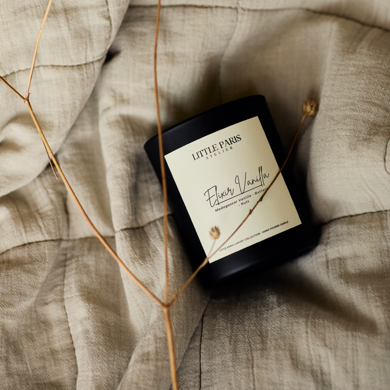 Lumânare parfumată Elixir Vanilla - Vanilie de Madagascar • Nucşoara • Unt Little Paris Atelier