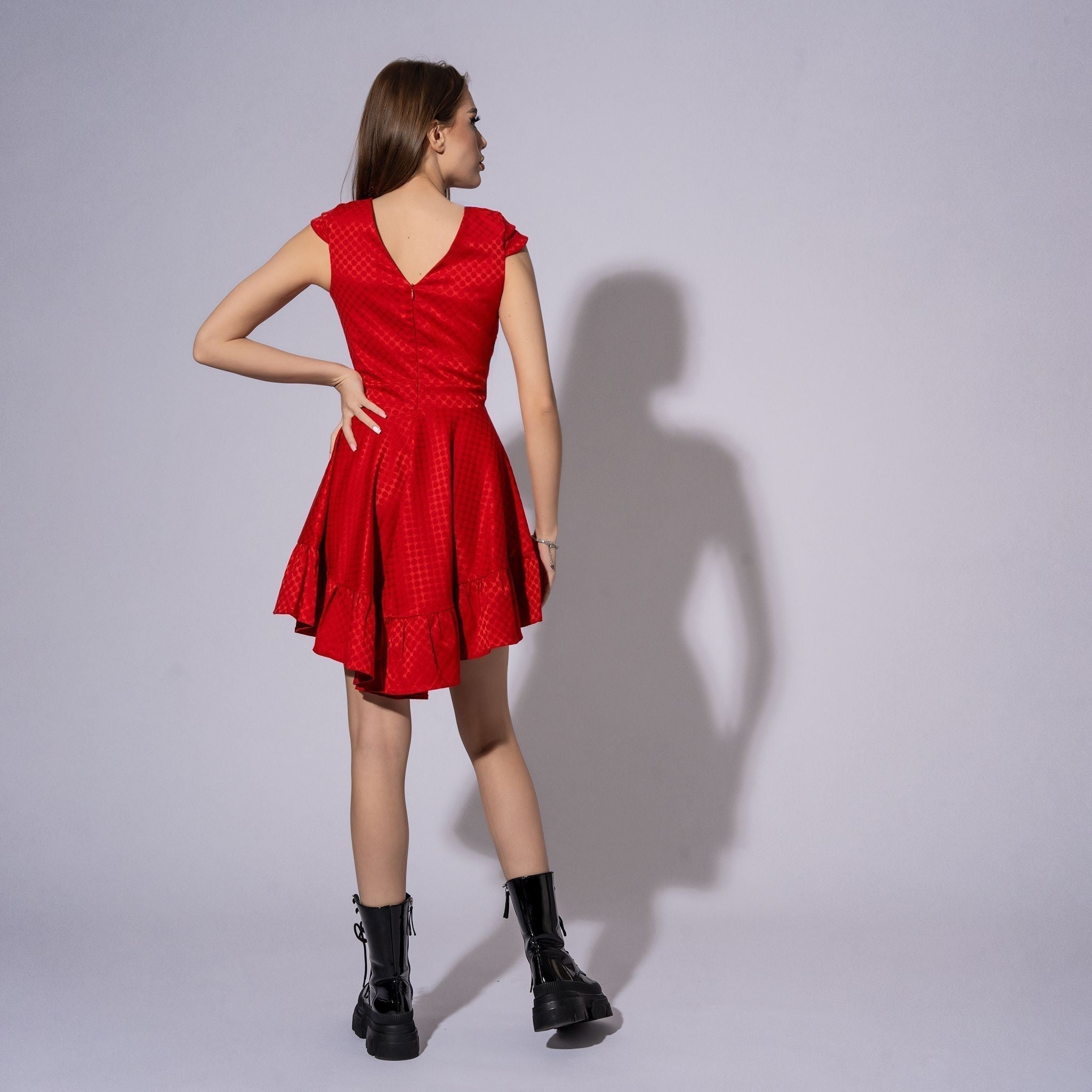 Rochie rosie scurta cu buline si volane Refresh Carolina D