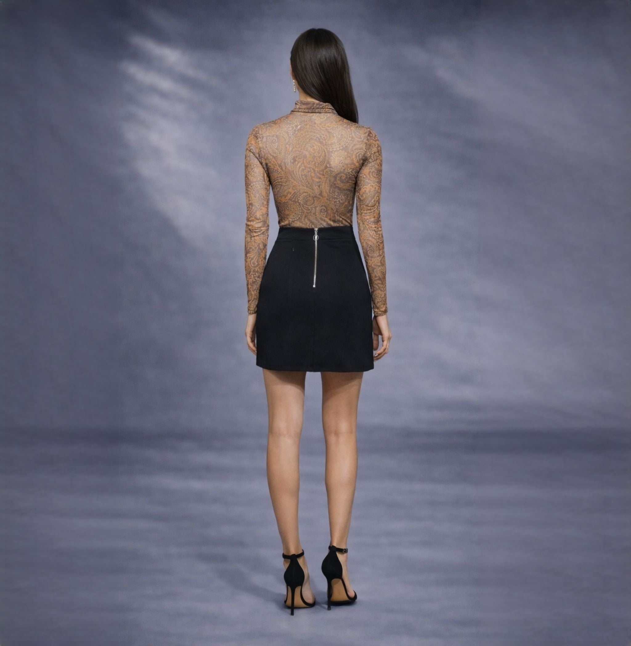 Fusta neagra scurta cu copci metalice si insertie din tulle Backstage Carolina D