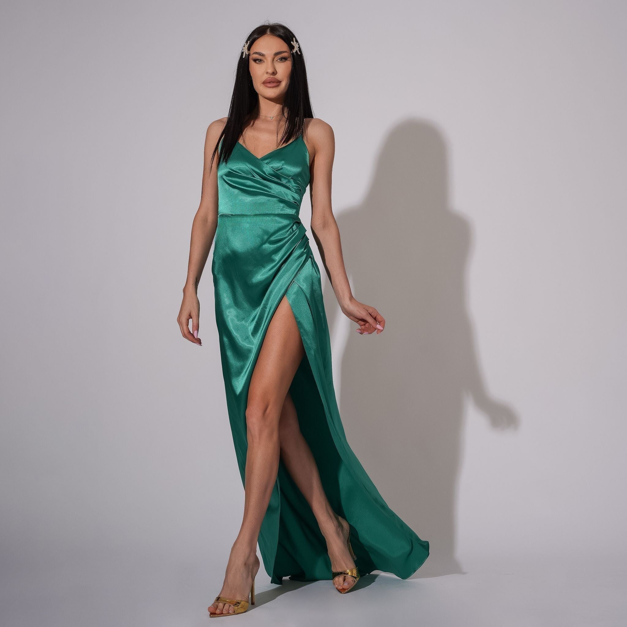 Rochie lunga verde din satin Be that girl Carolina D
