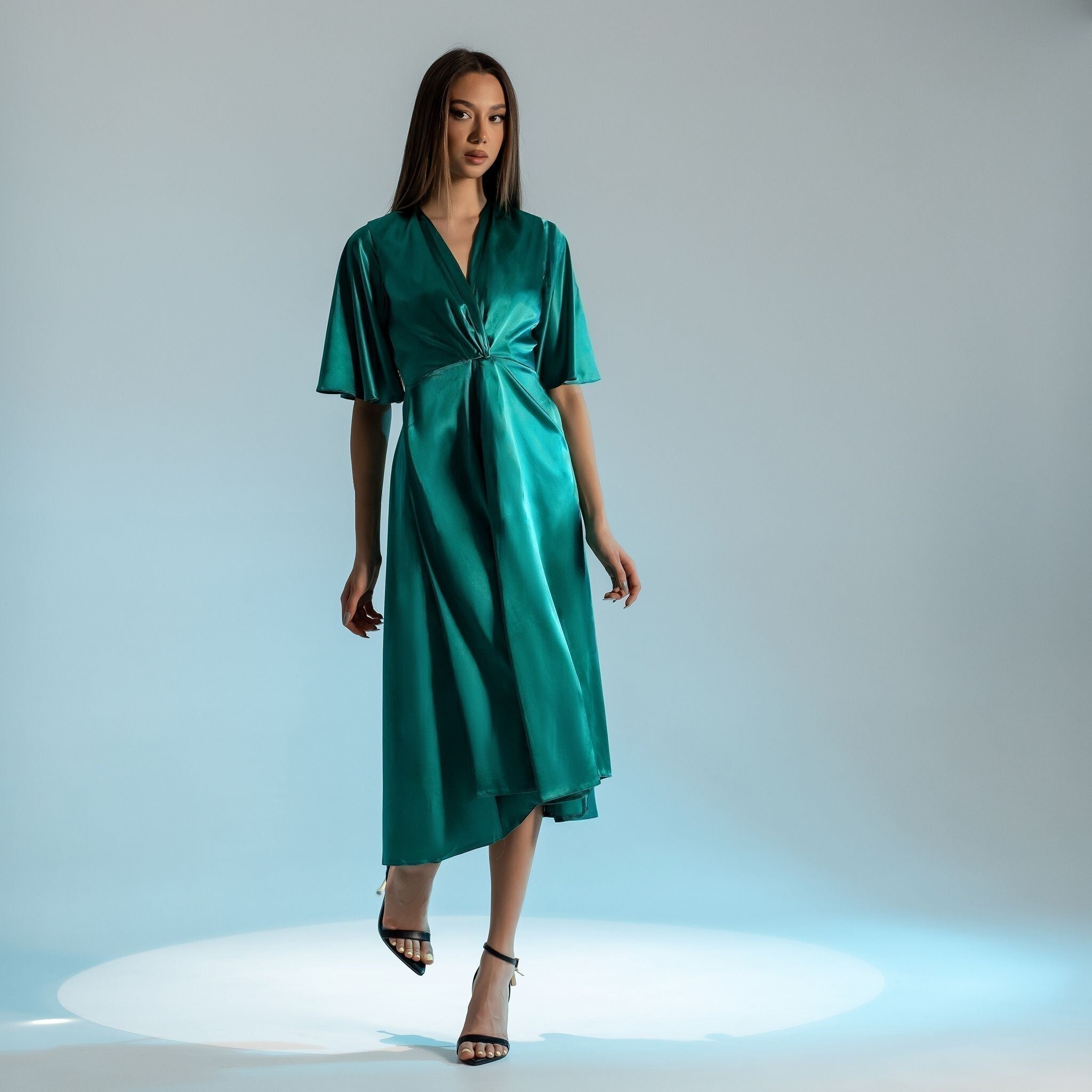 Rochie verde lunga din satin London Carolina D