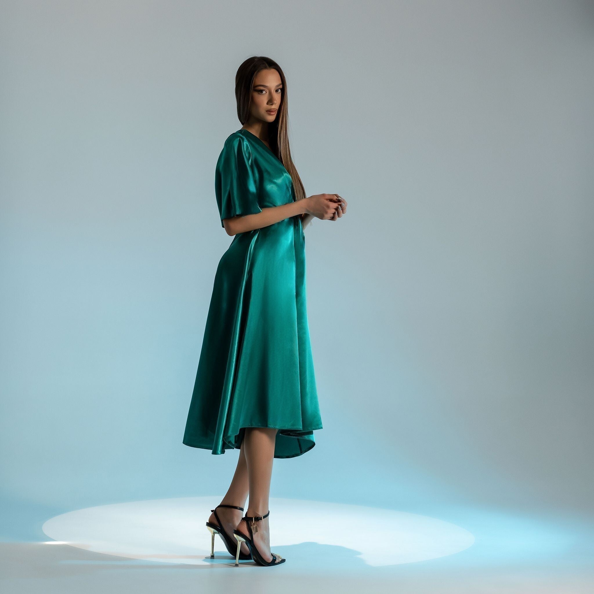 Rochie verde lunga din satin London Carolina D