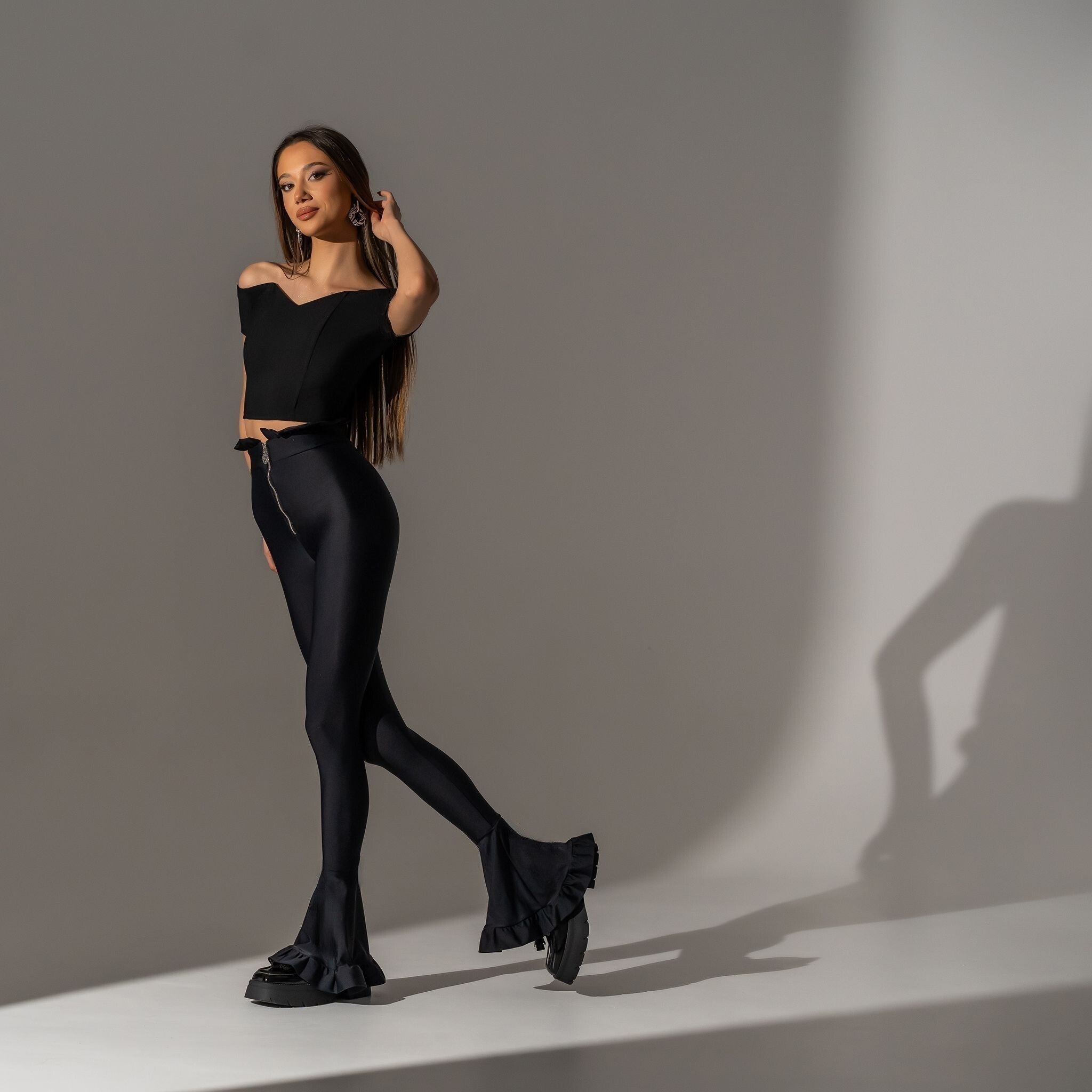 Top cu umerii goi pe structura de corset Carolina D