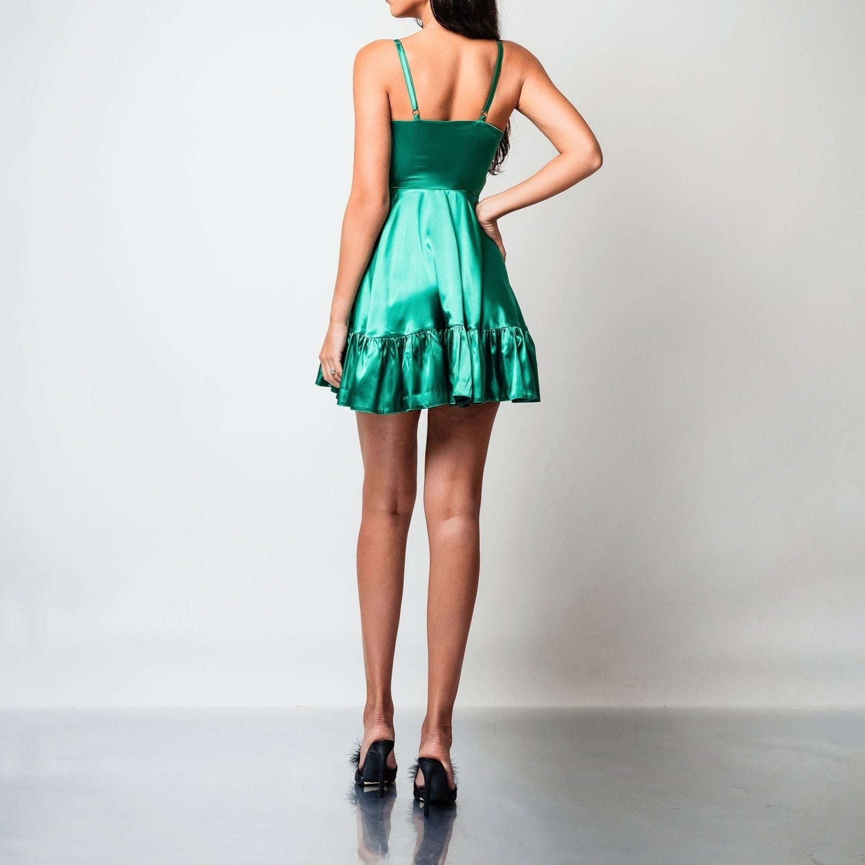 Rochie scurta din satin verde cu fusta clos si volan Valerie Carolina D