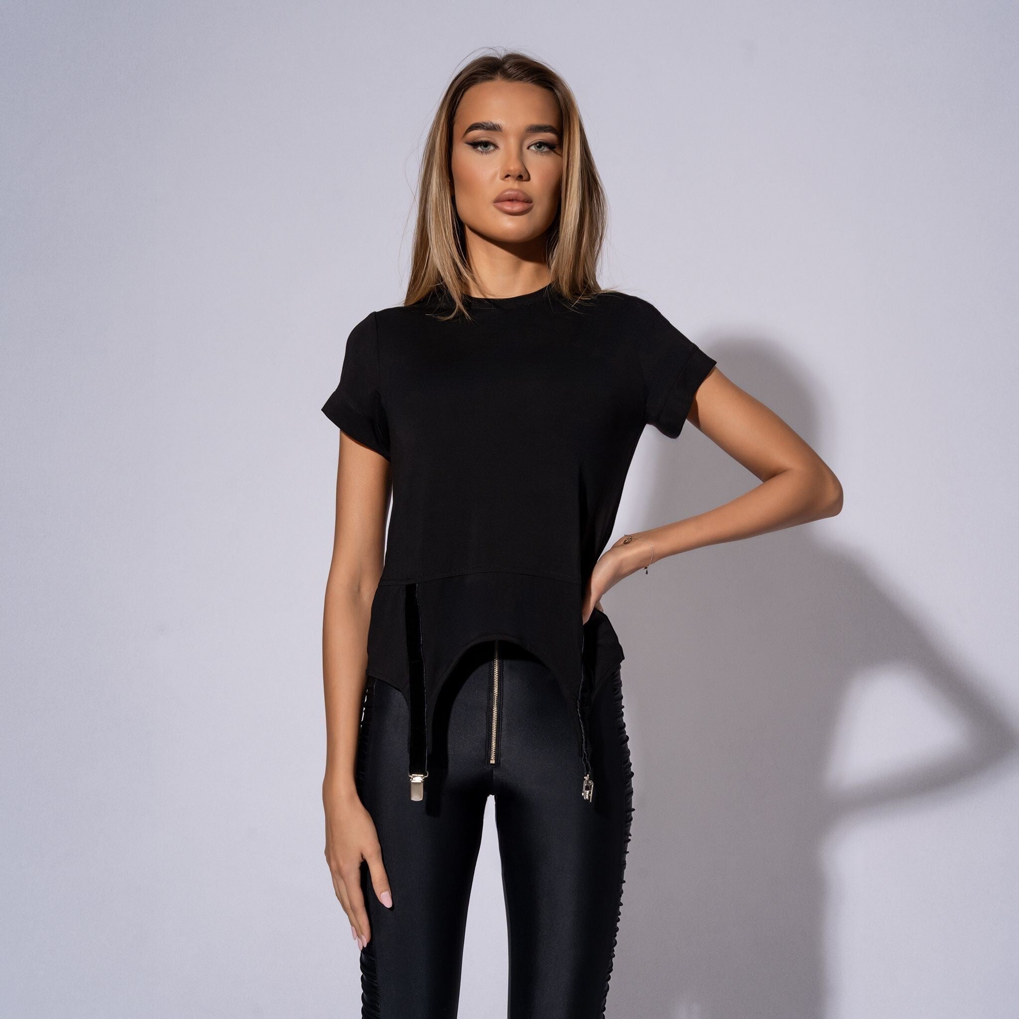Tricou dama negru cu portjartiere N⁰20 Carolina D