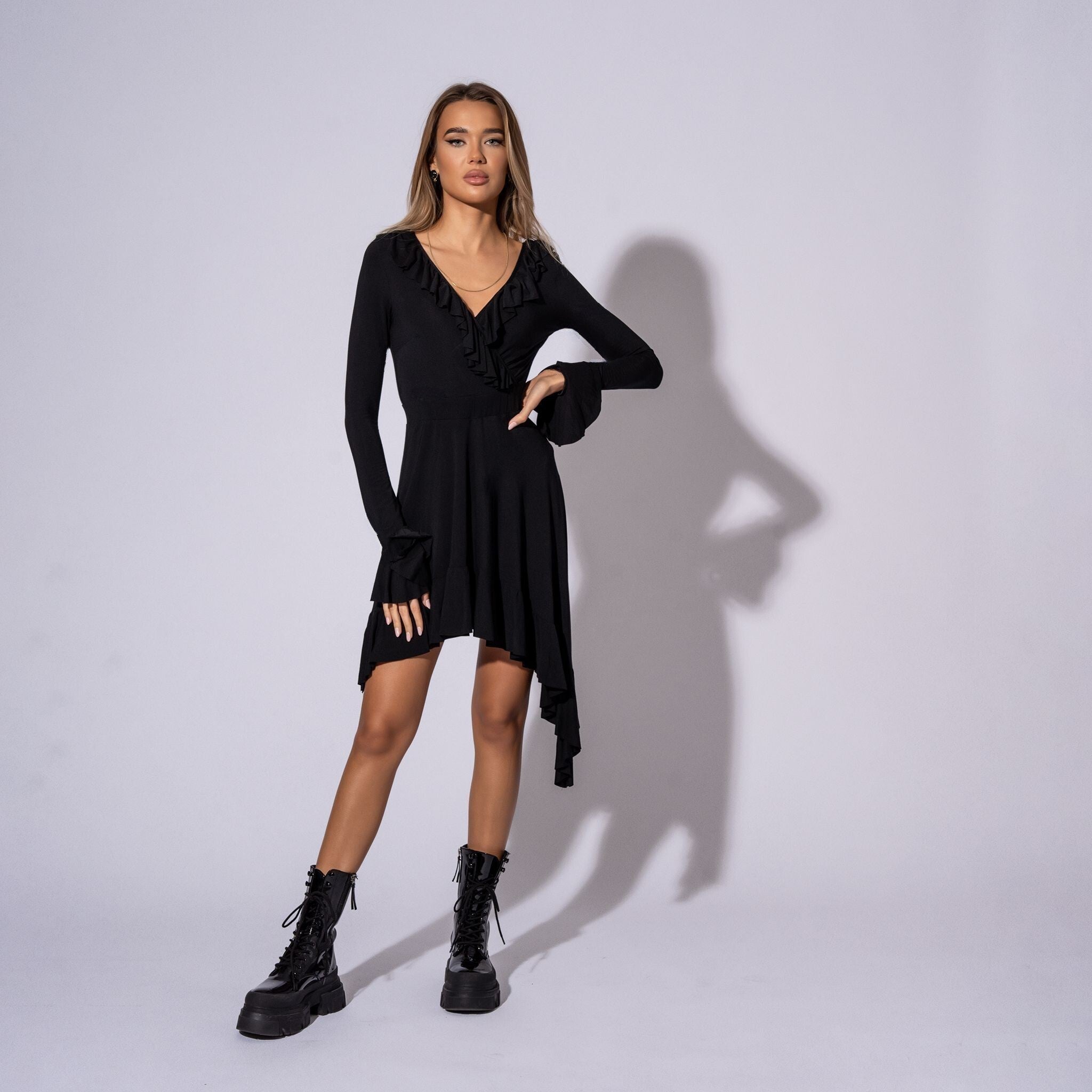 Rochie neagra asimetrica cu volane si maneca lunga Glow Carolina D