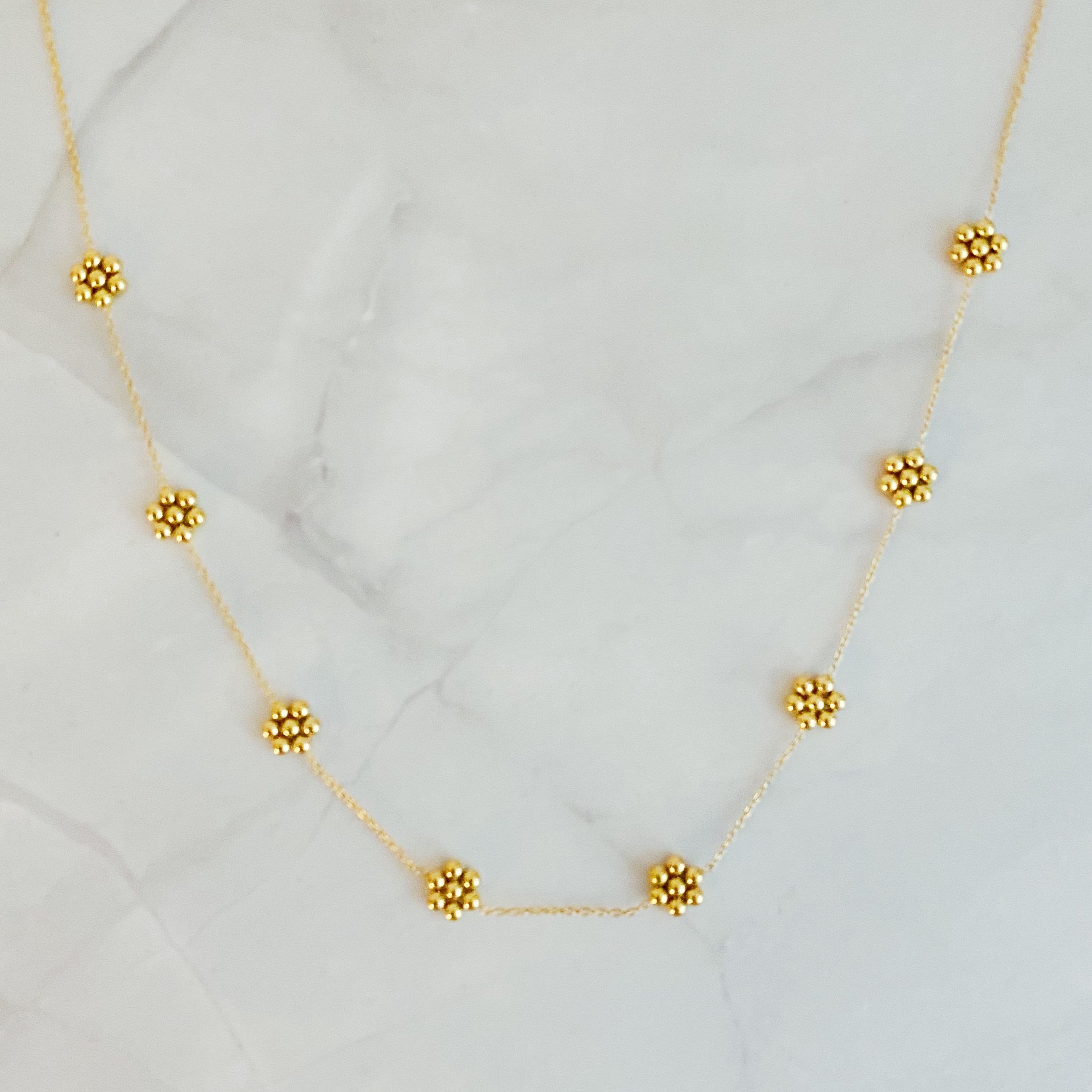 Dainty Golden Bead Flower Necklace - Waterproof Stainless Steel - Cart2u.ro