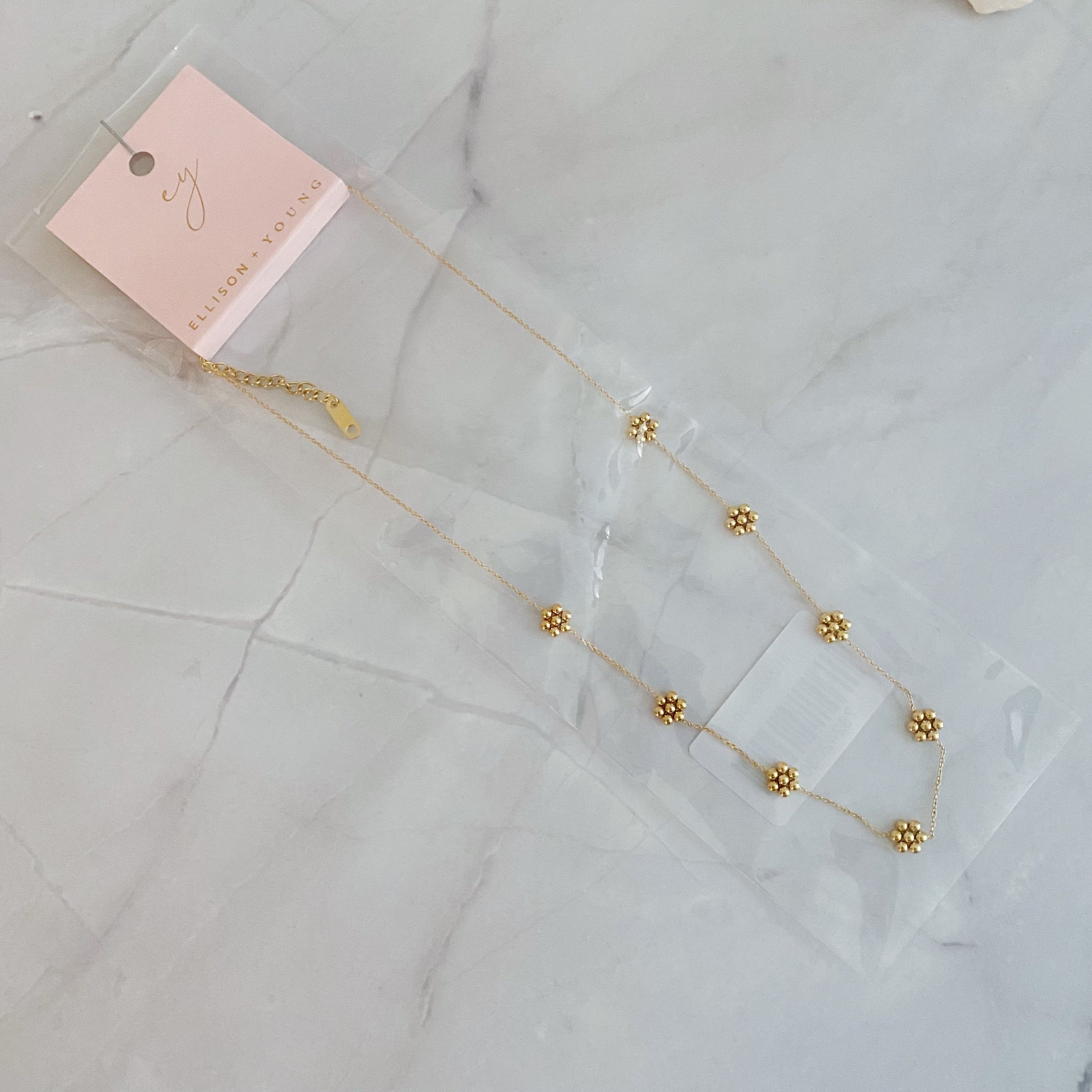 Dainty Golden Bead Flower Necklace - Waterproof Stainless Steel - Cart2u.ro