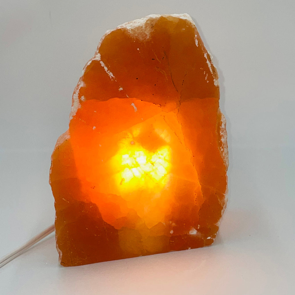 Orange Selenite Raw Lamp by CuartoAstral Prime - Cart2u.ro