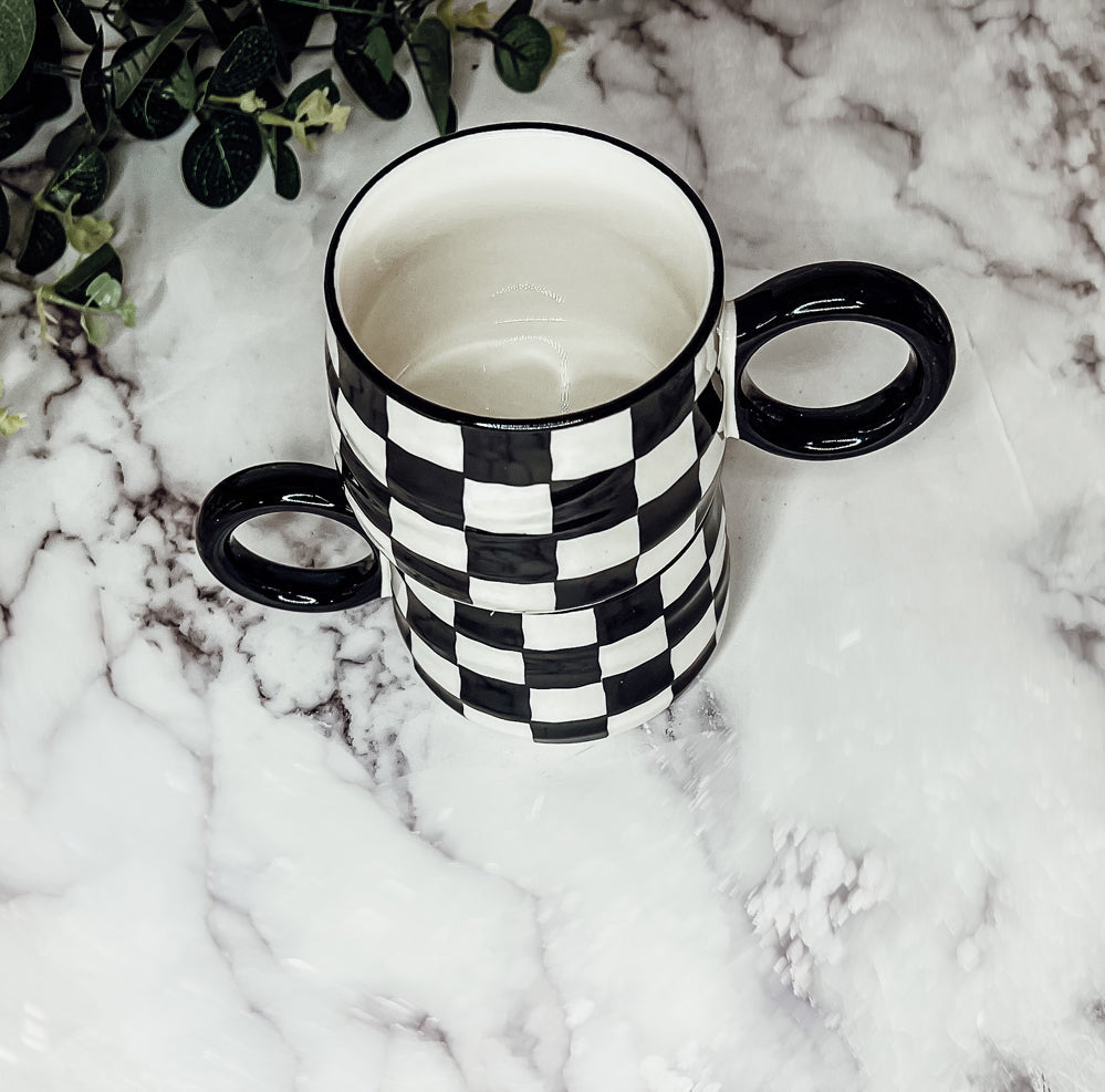 BW Checkered Mug - Cart2u.ro