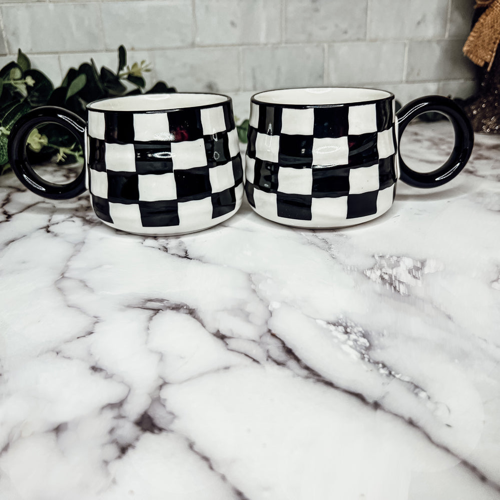 BW Checkered Mug - Cart2u.ro