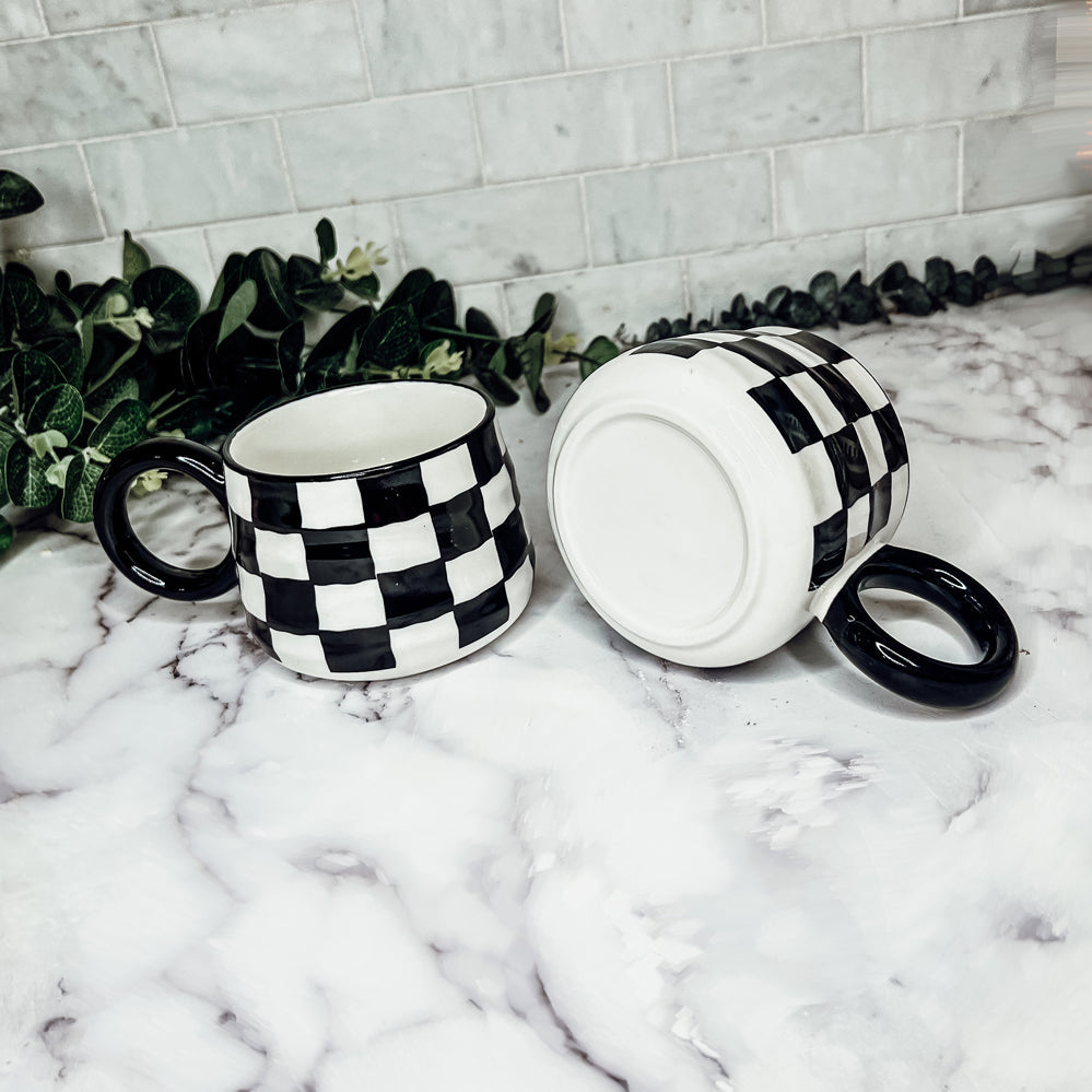 BW Checkered Mug - Cart2u.ro