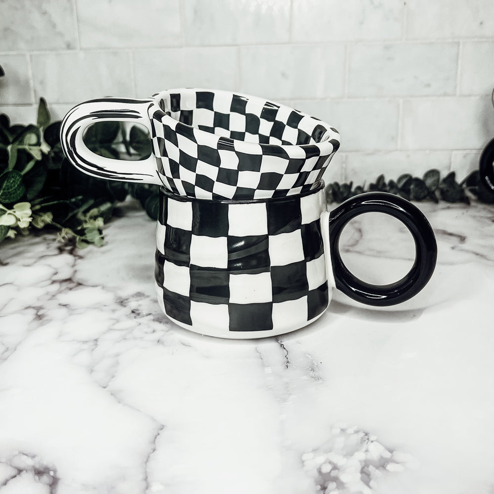 BW Checkered Mug - Cart2u.ro