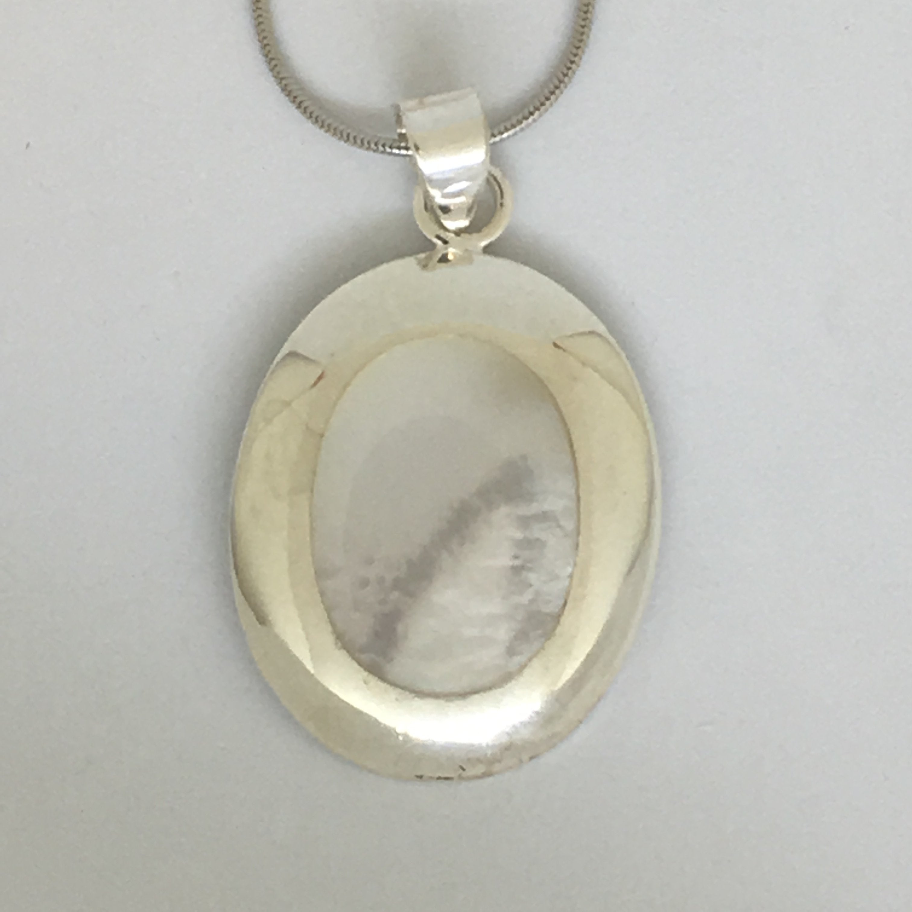 Silver Mother Of Pearl Necklace (Oval) - Cart2u.ro