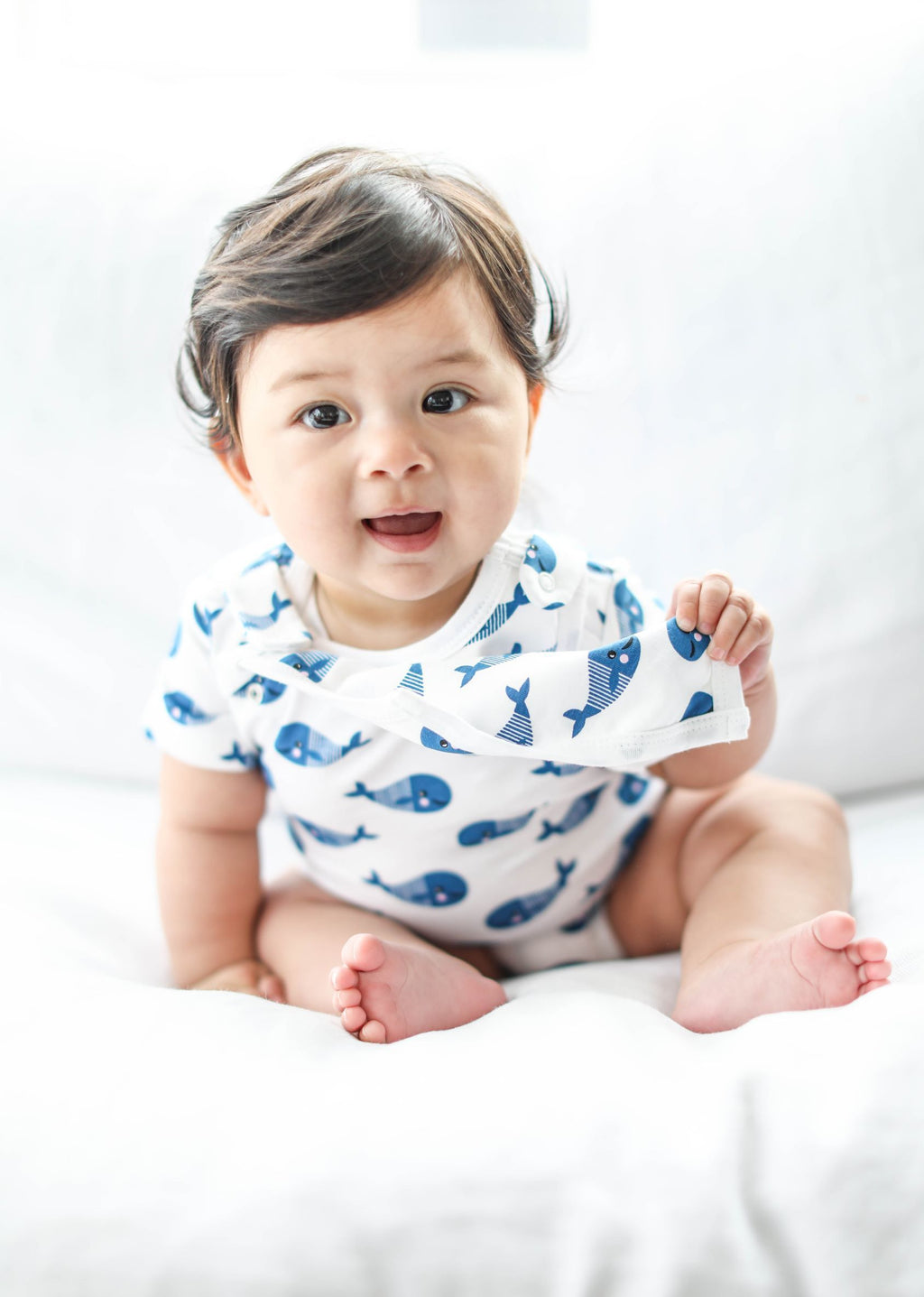 Smart Short Sleeve Baby Bodysuit + Bib - Blue Whale - Cart2u.ro
