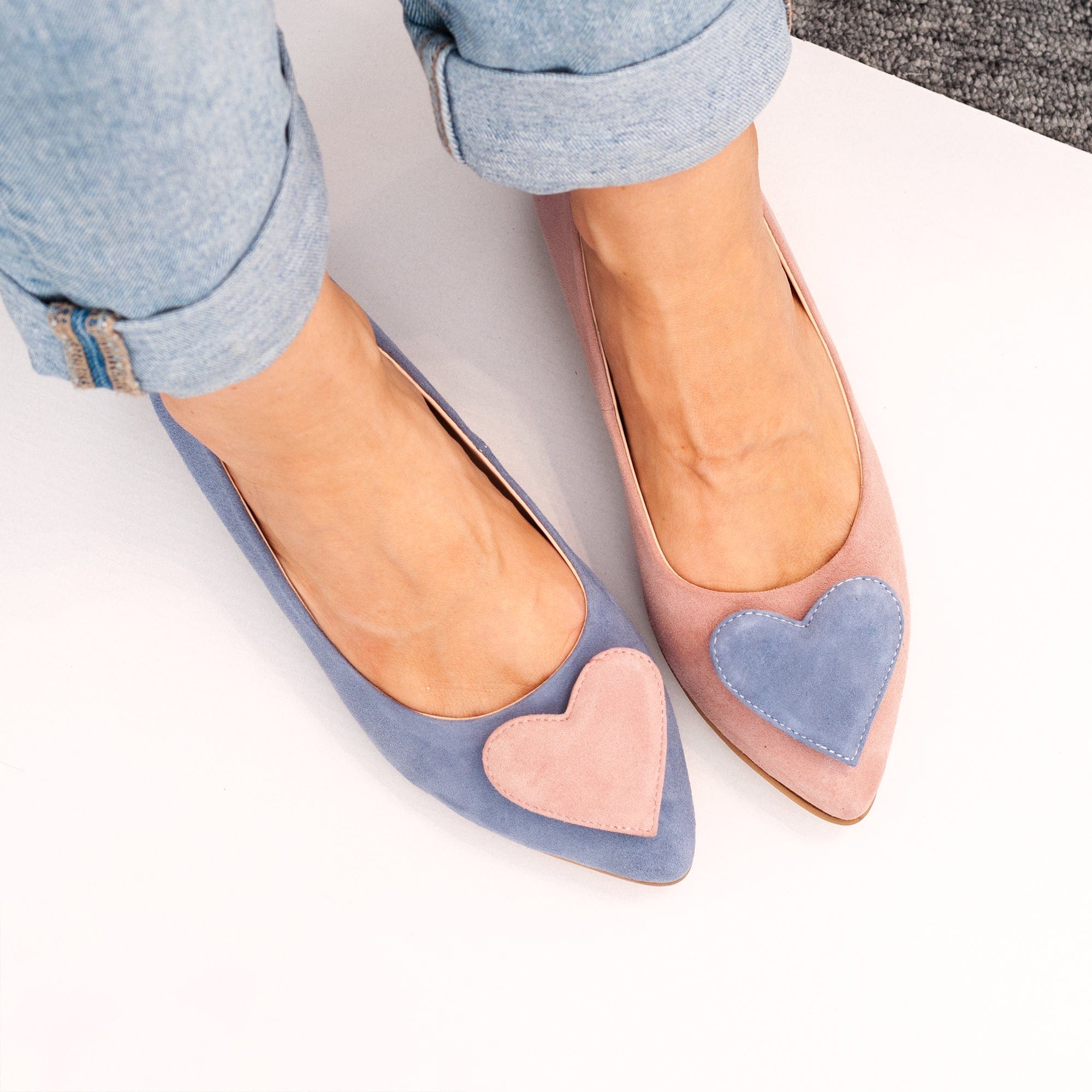 Balerini asimetrici din piele intoarsa bleu cu roz Solange Pantofi Diane Marie
