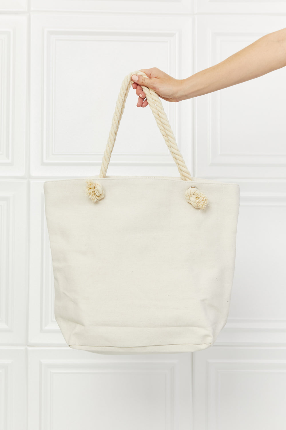 Justin Taylor Picnic Date Tassle Tote Bag - Cart2u.ro