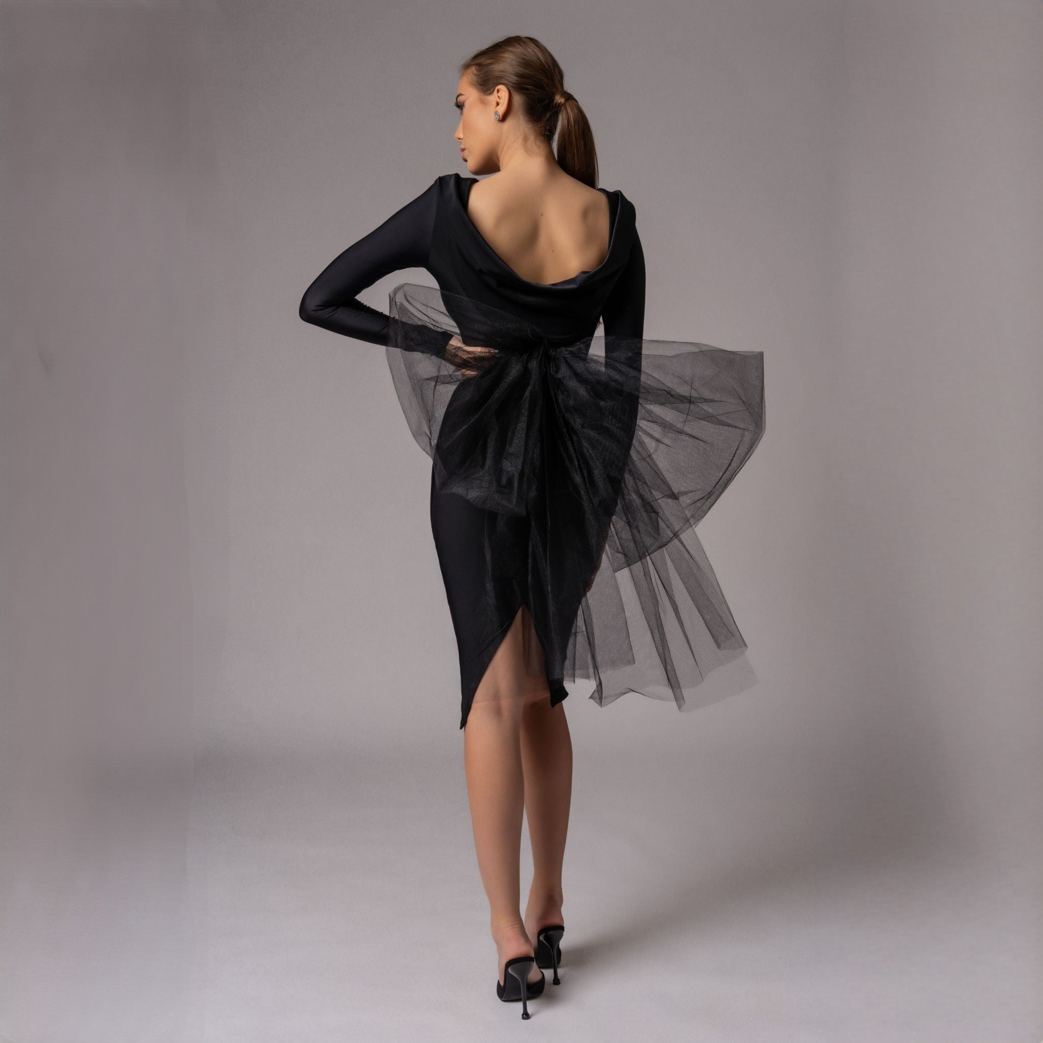 Rochie neagra midi cu funda supradimensionata din tulle Celine Carolina D