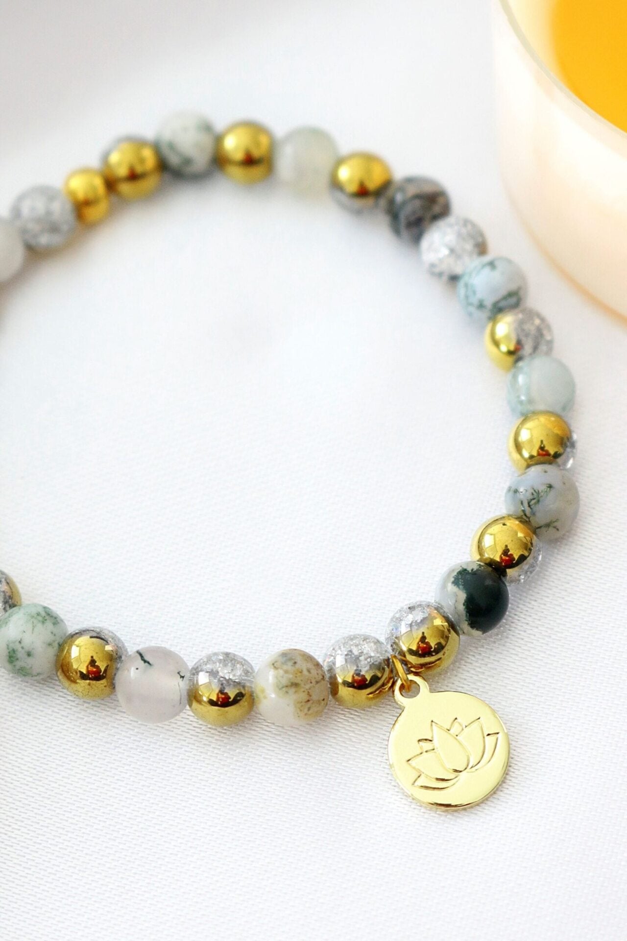 Brățară Elastică din Agat Muschios | Amuletă Floare de Lotus 24K