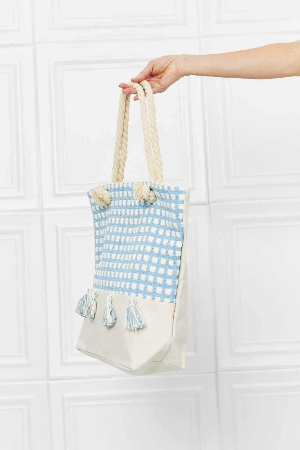Justin Taylor Picnic Date Tassle Tote Bag - Cart2u.ro