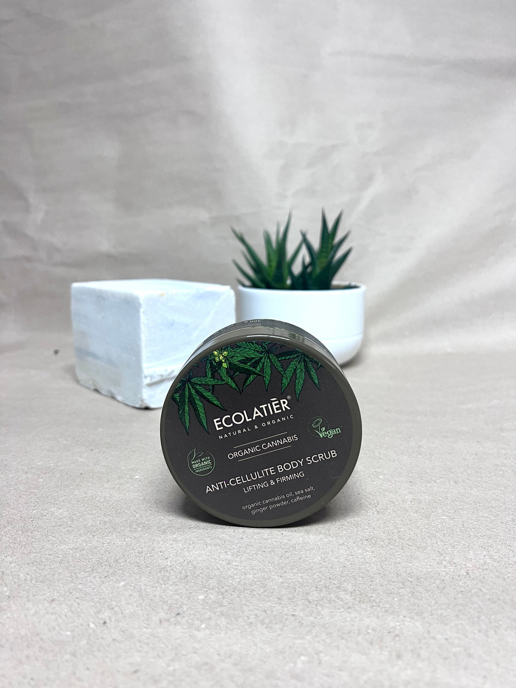 Exfoliant (Scrub) Corp Cu Ulei De Cânepă Sofiaman.ro