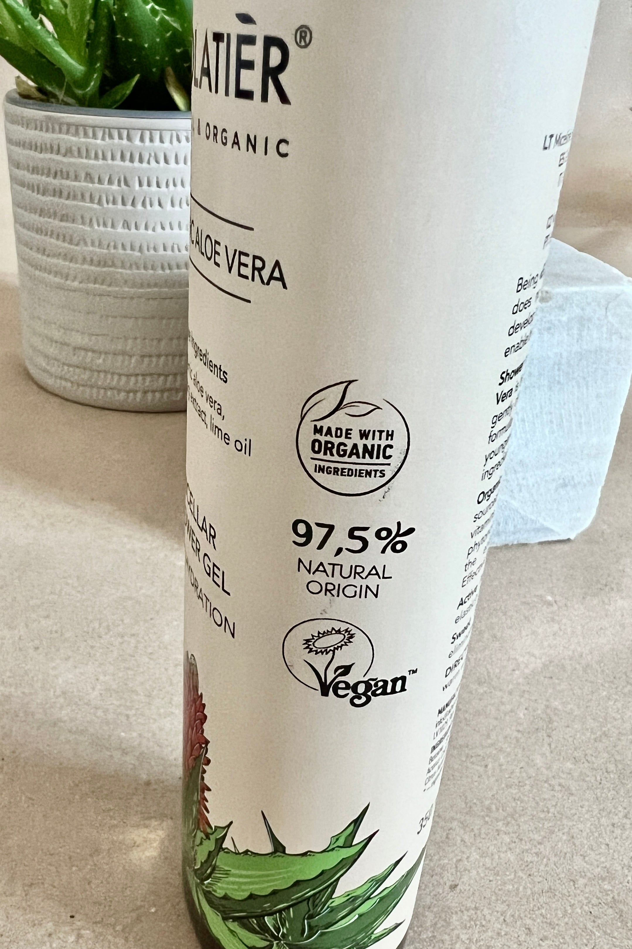 Gel de duș micelar cu Aloe Vera Sofiaman.ro