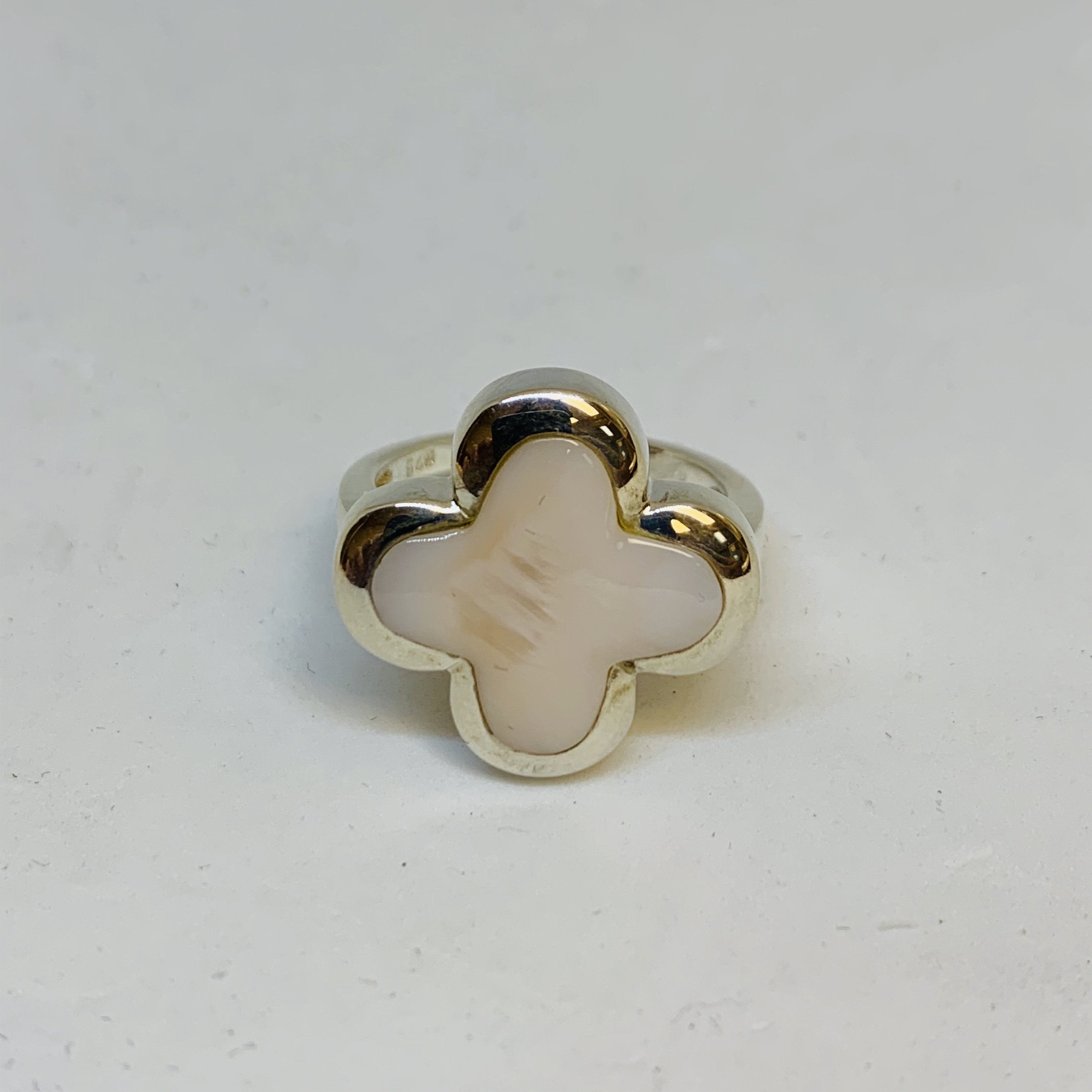 Silver Mother Of Pearl Ring (Flower) - Cart2u.ro