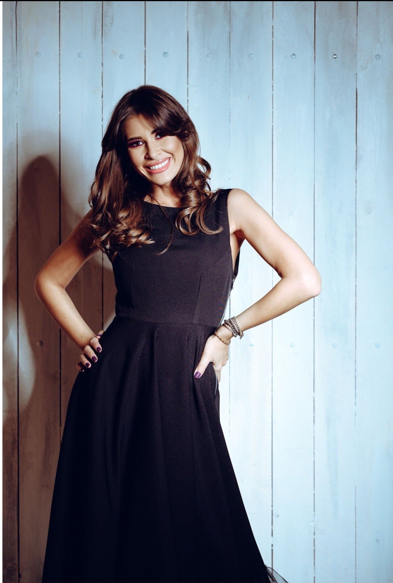 Rochie neagra cu spatele gol Estella Carolina D