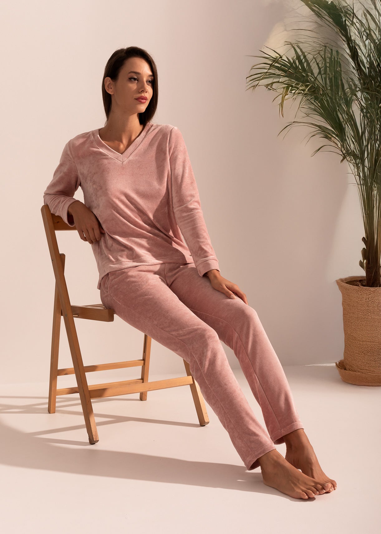 Pantaloni Damă Velvet Roz Sofiaman.ro