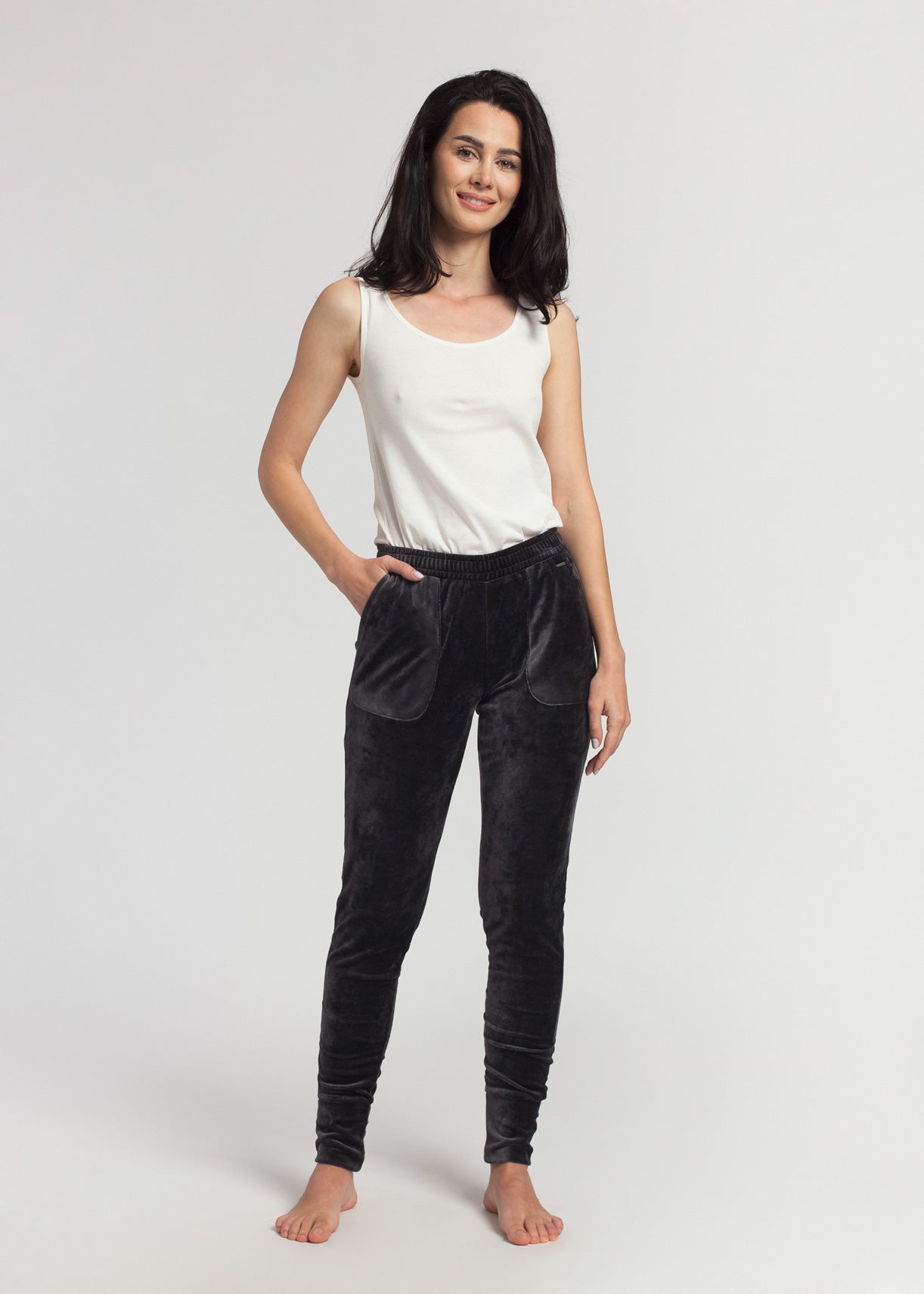 Pantaloni Damă Velvet Negru Sofiaman.ro