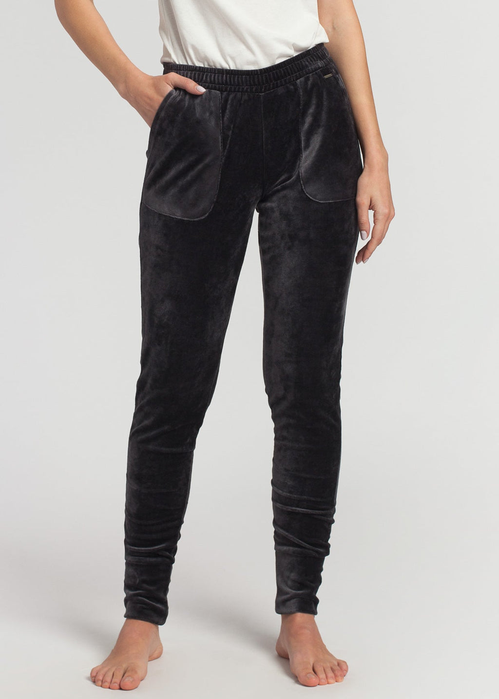 Pantaloni Damă Velvet Negru Sofiaman.ro