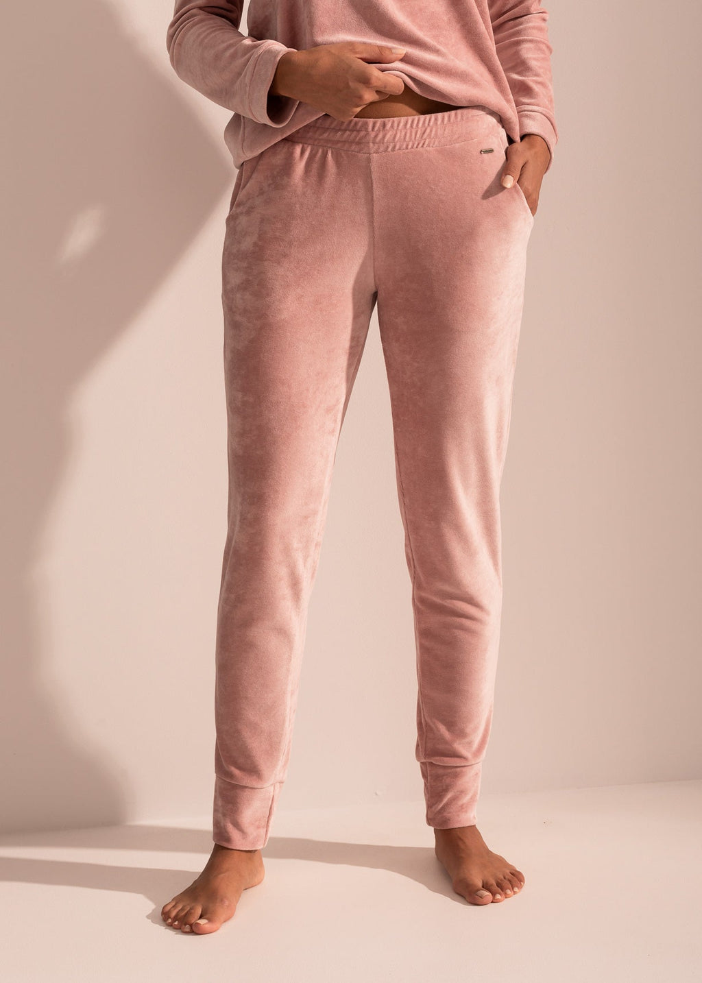 Pantaloni Damă Velvet Roz Sofiaman.ro