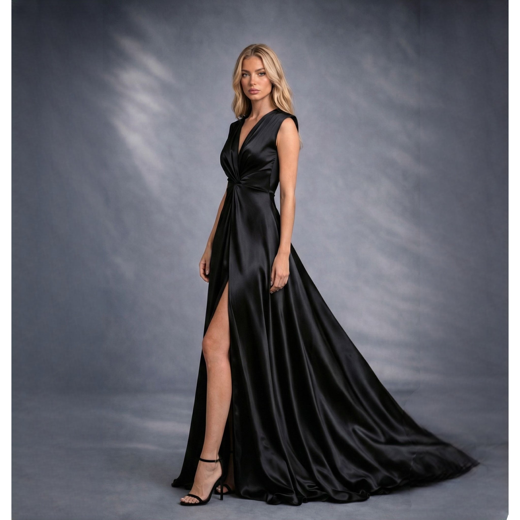 Rochie neagra lunga din satin cu nod in talie si despicatura London Carolina D