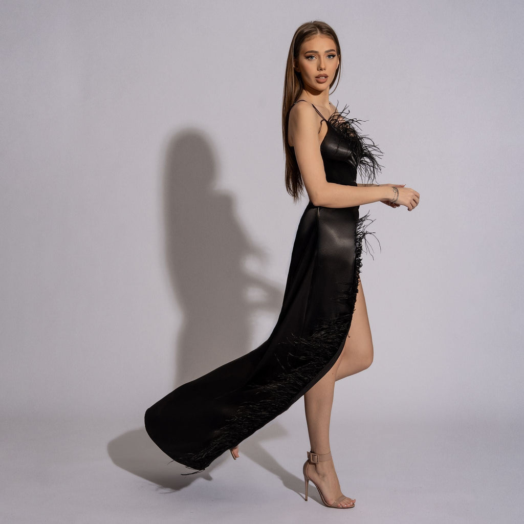 Rochie neagra lunga din satin cu pene Be That Girl Carolina D